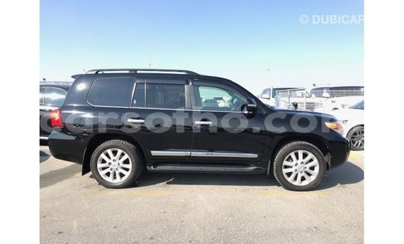 Sayi Imported Toyota Land Cruiser Black Mota in Import - Dubai a Maseru Sayi Imported Toyota Land Cruiser Black Mota in Import - Dubai a Maseru