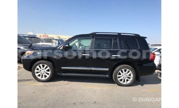 Sayi Imported Toyota Land Cruiser Black Mota in Import - Dubai a Maseru Sayi Imported Toyota Land Cruiser Black Mota in Import - Dubai a Maseru