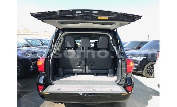 Sayi Imported Toyota Land Cruiser Black Mota in Import - Dubai a Maseru Sayi Imported Toyota Land Cruiser Black Mota in Import - Dubai a Maseru