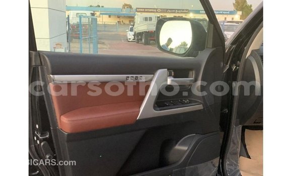 Buy Import Toyota Land Cruiser Black Car in Import - Dubai in Maseru Buy Import Toyota Land Cruiser Black Car in Import - Dubai in Maseru
