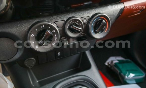 اشتري Imported Toyota Hilux White سيارة في Import - Dubai في Maseru اشتري Imported Toyota Hilux White سيارة في Import - Dubai في Maseru