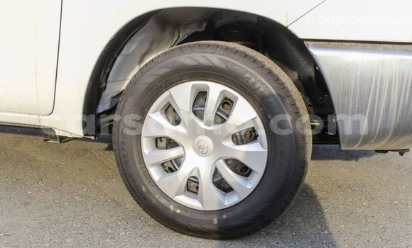 اشتري Imported Toyota Hilux White سيارة في Import - Dubai في Maseru اشتري Imported Toyota Hilux White سيارة في Import - Dubai في Maseru