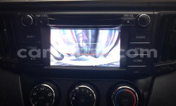 Sayi Na hannu Toyota RAV4 White Mota in Roma a Maseru Sayi Na hannu Toyota RAV4 White Mota in Roma a Maseru