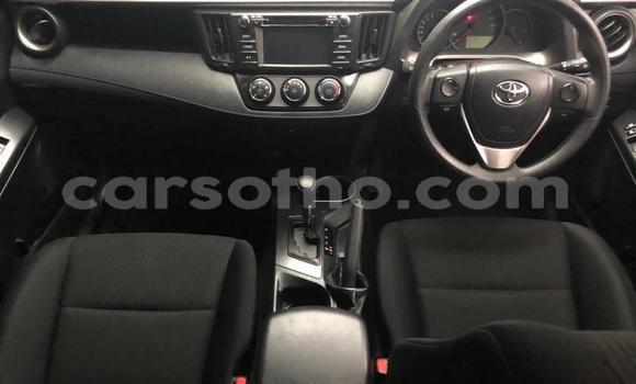 Sayi Na hannu Toyota RAV4 White Mota in Roma a Maseru Sayi Na hannu Toyota RAV4 White Mota in Roma a Maseru