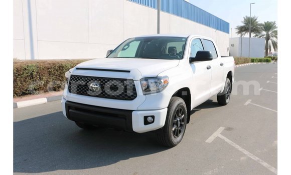 Acheter Import Voiture Toyota Tundra Blanc à Import - Dubai, Maseru Acheter Import Voiture Toyota Tundra Blanc à Import - Dubai, Maseru
