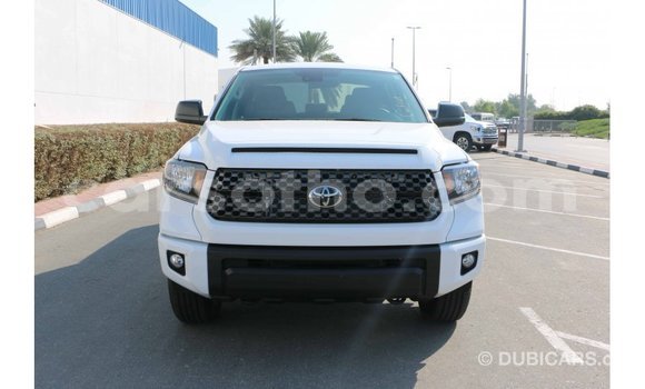 Acheter Import Voiture Toyota Tundra Blanc à Import - Dubai, Maseru Acheter Import Voiture Toyota Tundra Blanc à Import - Dubai, Maseru