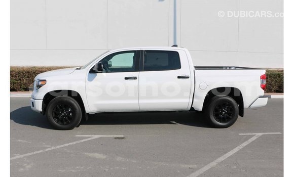Acheter Import Voiture Toyota Tundra Blanc à Import - Dubai, Maseru Acheter Import Voiture Toyota Tundra Blanc à Import - Dubai, Maseru
