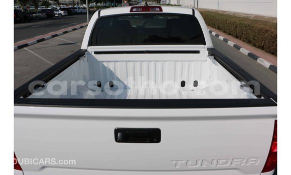 Acheter Import Voiture Toyota Tundra Blanc à Import - Dubai, Maseru Acheter Import Voiture Toyota Tundra Blanc à Import - Dubai, Maseru