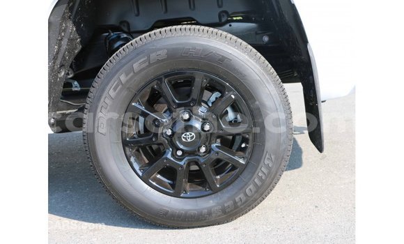 Acheter Import Voiture Toyota Tundra Blanc à Import - Dubai, Maseru Acheter Import Voiture Toyota Tundra Blanc à Import - Dubai, Maseru