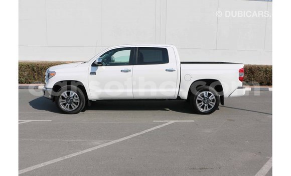 Acheter Import Voiture Toyota Tundra Blanc à Import - Dubai, Maseru Acheter Import Voiture Toyota Tundra Blanc à Import - Dubai, Maseru