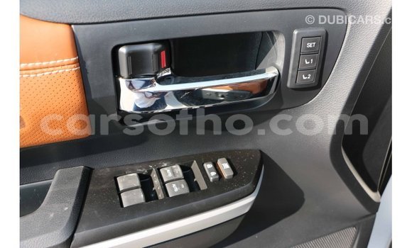 Acheter Import Voiture Toyota Tundra Blanc à Import - Dubai, Maseru Acheter Import Voiture Toyota Tundra Blanc à Import - Dubai, Maseru