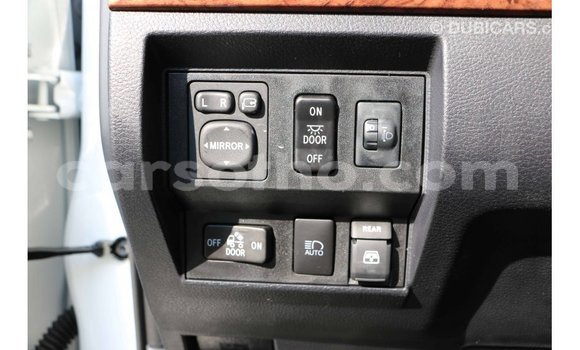 Acheter Import Voiture Toyota Tundra Blanc à Import - Dubai, Maseru Acheter Import Voiture Toyota Tundra Blanc à Import - Dubai, Maseru