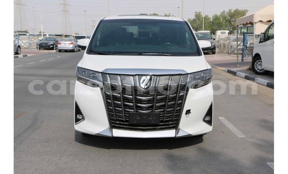 Acheter Import Voiture Toyota Alphard Blanc à Import - Dubai, Maseru Acheter Import Voiture Toyota Alphard Blanc à Import - Dubai, Maseru