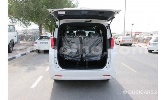 Acheter Import Voiture Toyota Alphard Blanc à Import - Dubai, Maseru Acheter Import Voiture Toyota Alphard Blanc à Import - Dubai, Maseru