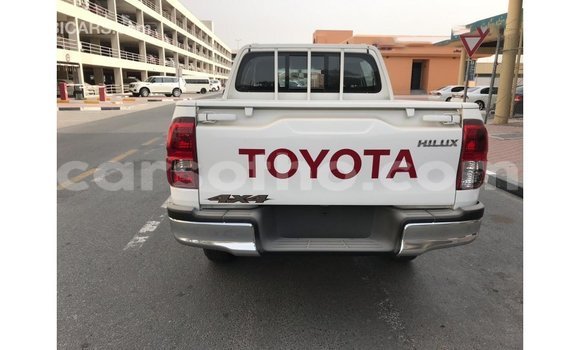 Acheter Import Voiture Toyota Hilux Blanc à Import - Dubai, Maseru Acheter Import Voiture Toyota Hilux Blanc à Import - Dubai, Maseru