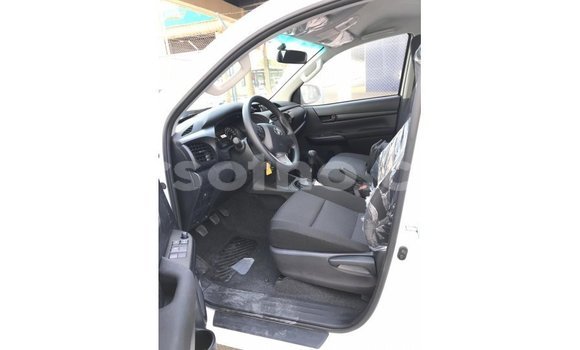 Acheter Import Voiture Toyota Hilux Blanc à Import - Dubai, Maseru Acheter Import Voiture Toyota Hilux Blanc à Import - Dubai, Maseru
