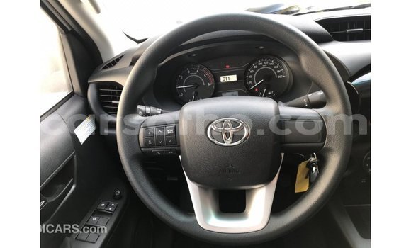 Acheter Import Voiture Toyota Hilux Blanc à Import - Dubai, Maseru Acheter Import Voiture Toyota Hilux Blanc à Import - Dubai, Maseru