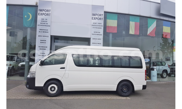 Medium with watermark toyota hiace maseru import dubai 16317