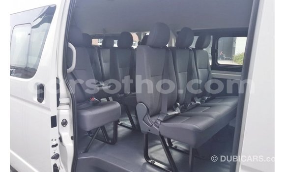 Acheter Import Voiture Toyota Hiace Blanc à Import - Dubai, Maseru Acheter Import Voiture Toyota Hiace Blanc à Import - Dubai, Maseru