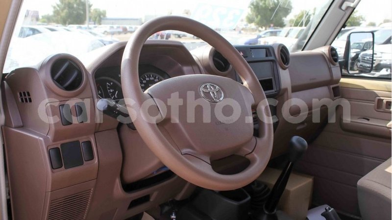 Big with watermark toyota land cruiser maseru import dubai 16321