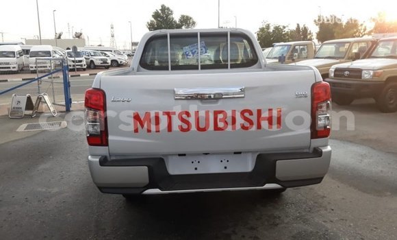اشتري Imported Mitsubishi L200 White سيارة في Import - Dubai في Maseru اشتري Imported Mitsubishi L200 White سيارة في Import - Dubai في Maseru