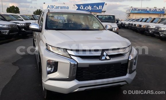 اشتري Imported Mitsubishi L200 White سيارة في Import - Dubai في Maseru اشتري Imported Mitsubishi L200 White سيارة في Import - Dubai في Maseru