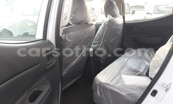 اشتري Imported Mitsubishi L200 White سيارة في Import - Dubai في Maseru اشتري Imported Mitsubishi L200 White سيارة في Import - Dubai في Maseru