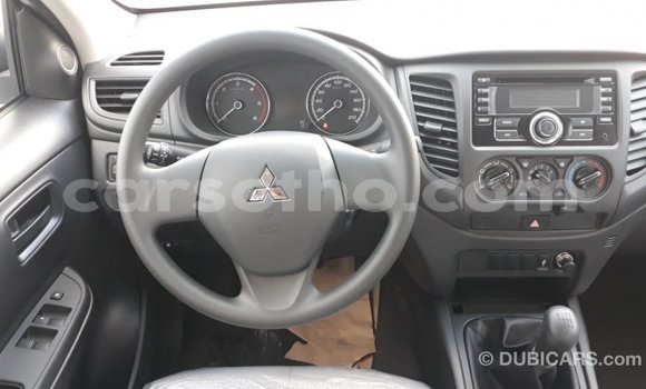 اشتري Imported Mitsubishi L200 White سيارة في Import - Dubai في Maseru اشتري Imported Mitsubishi L200 White سيارة في Import - Dubai في Maseru