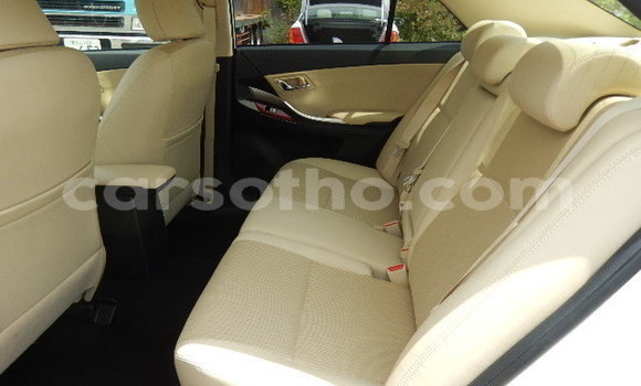 Acheter Occasion Voiture Toyota Premio Blanc à Butha Buthe, Butha-Buthe Acheter Occasion Voiture Toyota Premio Blanc à Butha Buthe, Butha-Buthe