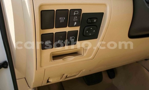اشتري Imported Toyota Land Cruiser White سيارة في Import - Dubai في Maseru اشتري Imported Toyota Land Cruiser White سيارة في Import - Dubai في Maseru