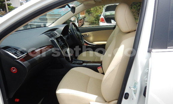 Acheter Occasion Voiture Toyota Premio Blanc à Butha Buthe, Butha-Buthe Acheter Occasion Voiture Toyota Premio Blanc à Butha Buthe, Butha-Buthe