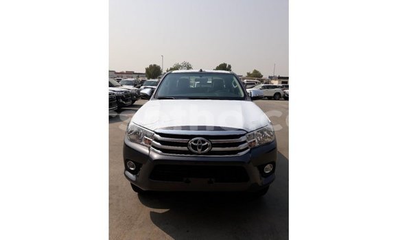 Acheter Import Voiture Toyota Hilux Noir à Import - Dubai, Maseru Acheter Import Voiture Toyota Hilux Noir à Import - Dubai, Maseru
