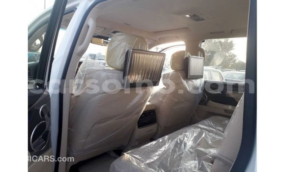 Acheter Import Voiture Lexus LX Blanc à Import - Dubai, Maseru Acheter Import Voiture Lexus LX Blanc à Import - Dubai, Maseru