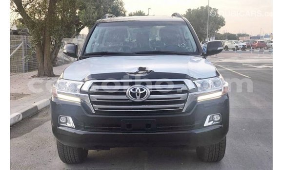Acheter Import Voiture Toyota Land Cruiser Noir à Import - Dubai, Maseru Acheter Import Voiture Toyota Land Cruiser Noir à Import - Dubai, Maseru