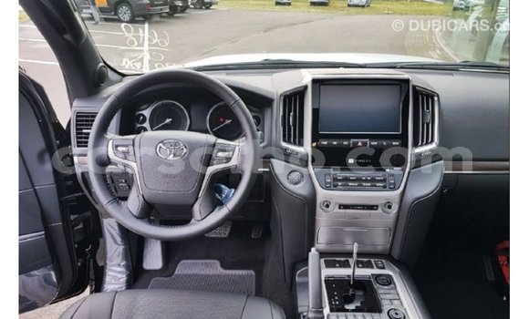 Sayi Imported Toyota Land Cruiser Black Mota in Import - Dubai a Maseru Sayi Imported Toyota Land Cruiser Black Mota in Import - Dubai a Maseru