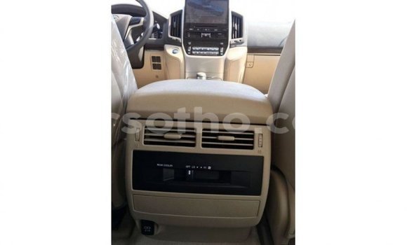 Sayi Imported Toyota Land Cruiser Black Mota in Import - Dubai a Maseru Sayi Imported Toyota Land Cruiser Black Mota in Import - Dubai a Maseru