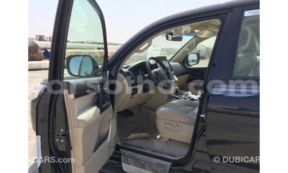 Sayi Imported Toyota Land Cruiser Black Mota in Import - Dubai a Maseru Sayi Imported Toyota Land Cruiser Black Mota in Import - Dubai a Maseru