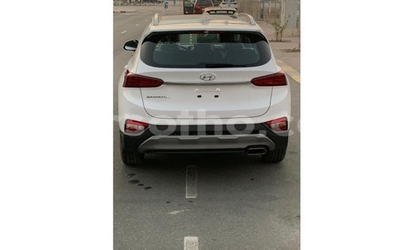 اشتري Imported Hyundai Santa Fe White سيارة في Import - Dubai في Maseru اشتري Imported Hyundai Santa Fe White سيارة في Import - Dubai في Maseru