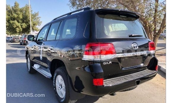 Sayi Imported Toyota Land Cruiser Black Mota in Import - Dubai a Maseru Sayi Imported Toyota Land Cruiser Black Mota in Import - Dubai a Maseru