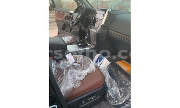 Sayi Imported Toyota Land Cruiser Black Mota in Import - Dubai a Maseru Sayi Imported Toyota Land Cruiser Black Mota in Import - Dubai a Maseru