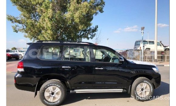 Sayi Imported Toyota Land Cruiser Black Mota in Import - Dubai a Maseru Sayi Imported Toyota Land Cruiser Black Mota in Import - Dubai a Maseru