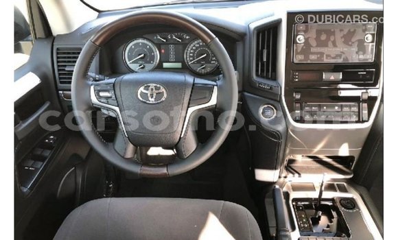 Sayi Imported Toyota Land Cruiser Black Mota in Import - Dubai a Maseru Sayi Imported Toyota Land Cruiser Black Mota in Import - Dubai a Maseru