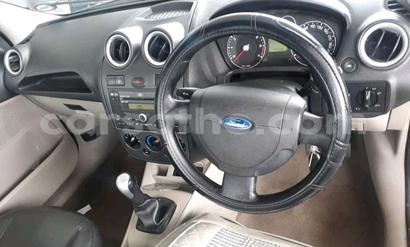 Acheter Occasion Voiture Ford Ikon Autre à Butha Buthe, Butha-Buthe Acheter Occasion Voiture Ford Ikon Autre à Butha Buthe, Butha-Buthe