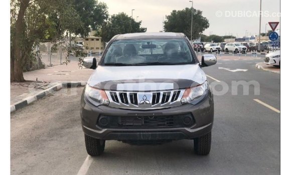 اشتري Imported Mitsubishi L200 Brown سيارة في Import - Dubai في Maseru اشتري Imported Mitsubishi L200 Brown سيارة في Import - Dubai في Maseru