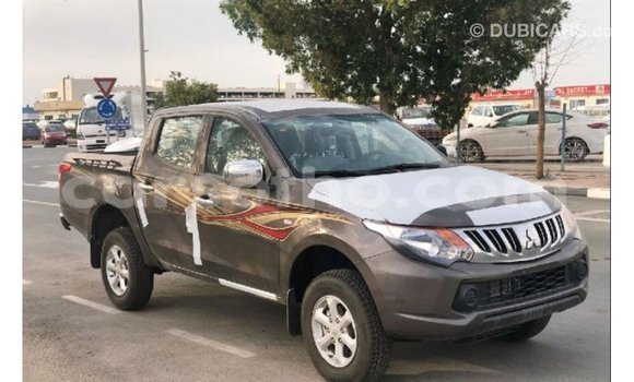 اشتري Imported Mitsubishi L200 Brown سيارة في Import - Dubai في Maseru اشتري Imported Mitsubishi L200 Brown سيارة في Import - Dubai في Maseru