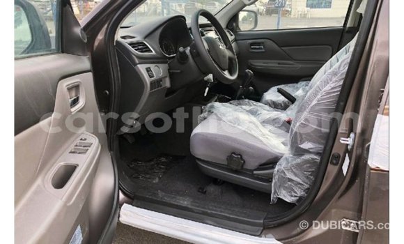اشتري Imported Mitsubishi L200 Brown سيارة في Import - Dubai في Maseru اشتري Imported Mitsubishi L200 Brown سيارة في Import - Dubai في Maseru
