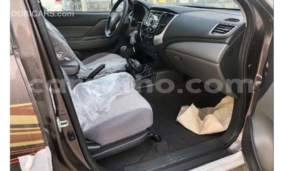 اشتري Imported Mitsubishi L200 Brown سيارة في Import - Dubai في Maseru اشتري Imported Mitsubishi L200 Brown سيارة في Import - Dubai في Maseru