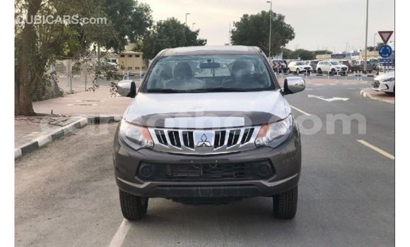 اشتري Imported Mitsubishi L200 Brown سيارة في Import - Dubai في Maseru اشتري Imported Mitsubishi L200 Brown سيارة في Import - Dubai في Maseru