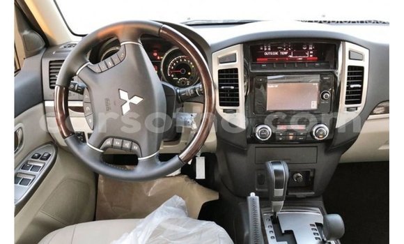اشتري Imported Mitsubishi Pajero Black سيارة في Import - Dubai في Maseru اشتري Imported Mitsubishi Pajero Black سيارة في Import - Dubai في Maseru