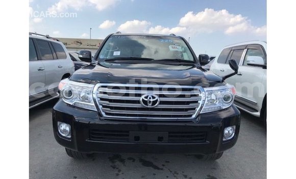 Sayi Imported Toyota Land Cruiser Black Mota in Import - Dubai a Maseru Sayi Imported Toyota Land Cruiser Black Mota in Import - Dubai a Maseru